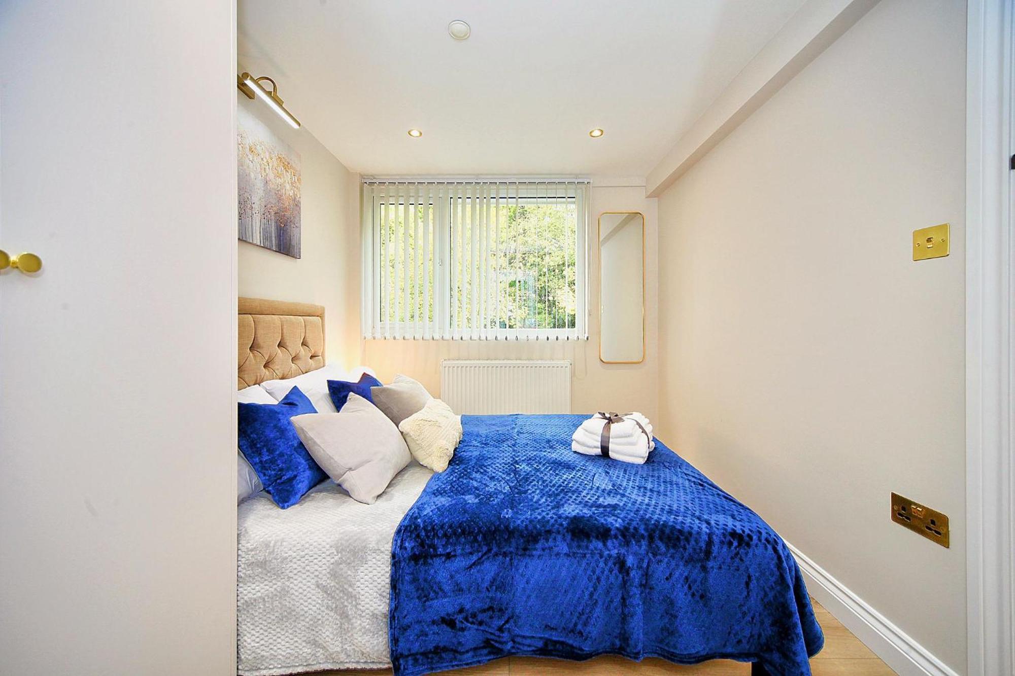 The Falcons Nest Ensuite Self Check In And Out Luton Airport * Luton (Bedfordshire)